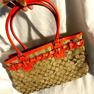 Coach/ excellent/ women/purses/cute purses/ bags/shoulder bags/💼👛/coach/good